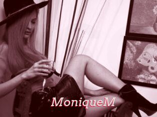 MoniqueM