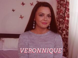 VERONNIQUE_